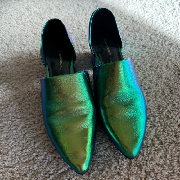 Intentionally Blank Green Iridescent Leather Heels Size 10 - Picture 2 of 13